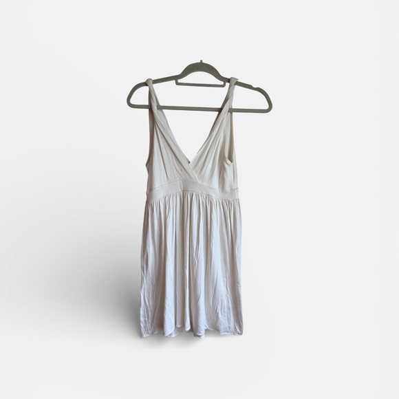 V neck top with twist straps  size 12 - Picture 2 of 5